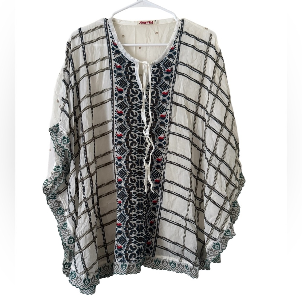 Johnny was White and Black Embroidered Women's Top Size XS